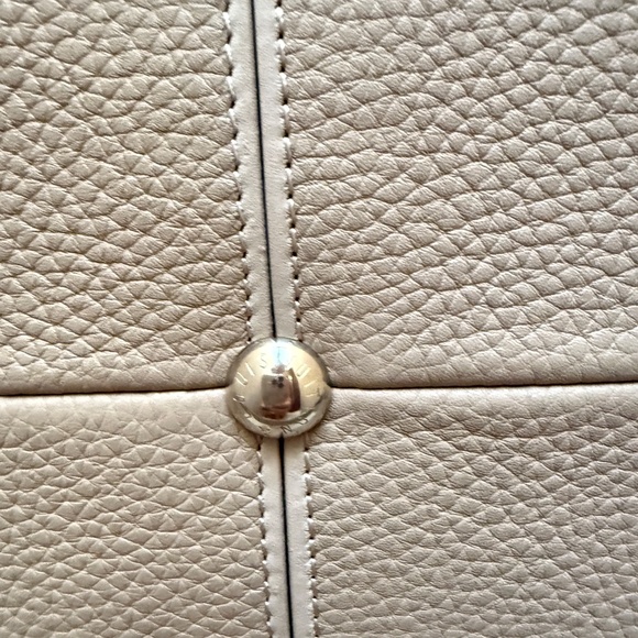 Louis Vuitton Pernelle Tote in Taurillon - Picture 2 of 15